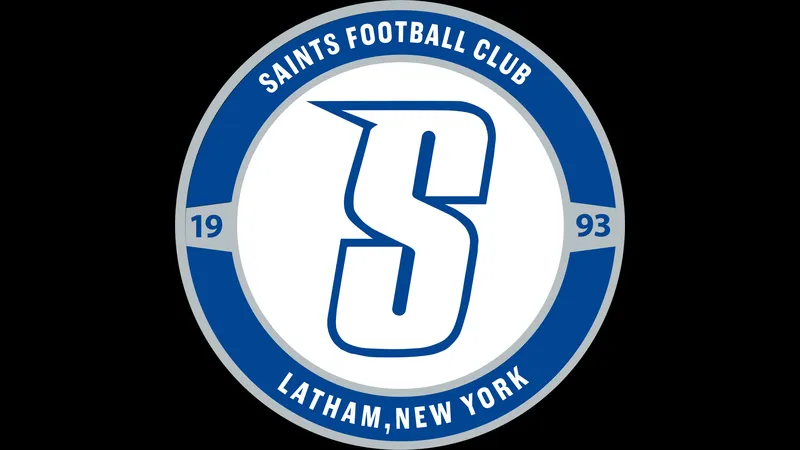 Cầu thủ của Saint vượt qua hàng phòng ngự của Stade de Reims. Cầu thủ của Saint vượt qua hàng phòng ngự của Stade de Reims.