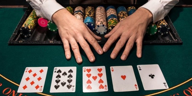 Bật mí cách chơi xì dách luôn thắng tại casino Jun88 5 xi dach 2 3